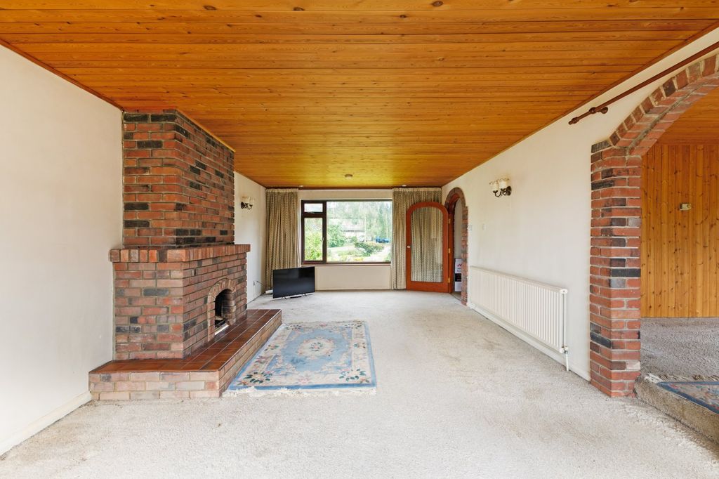 Property photo 2 of 16 Sitting Room
