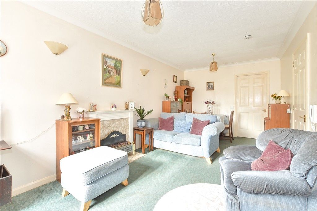 Property photo 2 of 13 Lounge/Diner