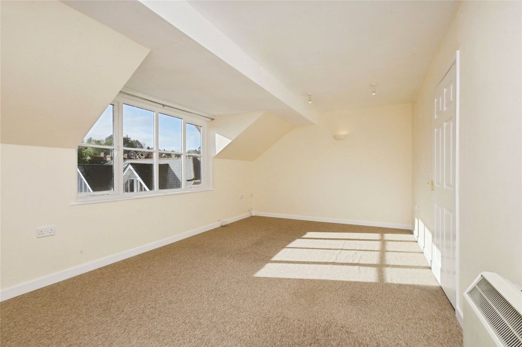 Property photo 3 of 9 Picture No. 10