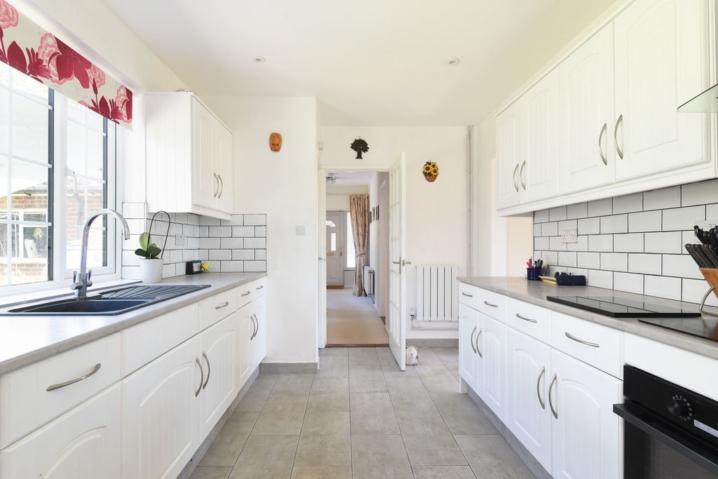 Property photo 3 of 25 5147599