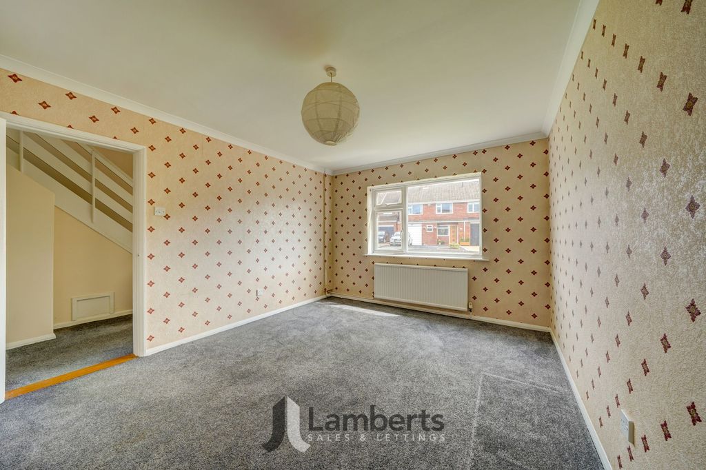 Property photo 3 of 18 Dining Room