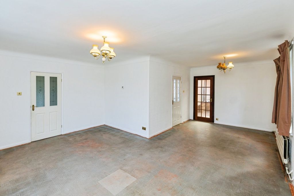Property photo 3 of 23