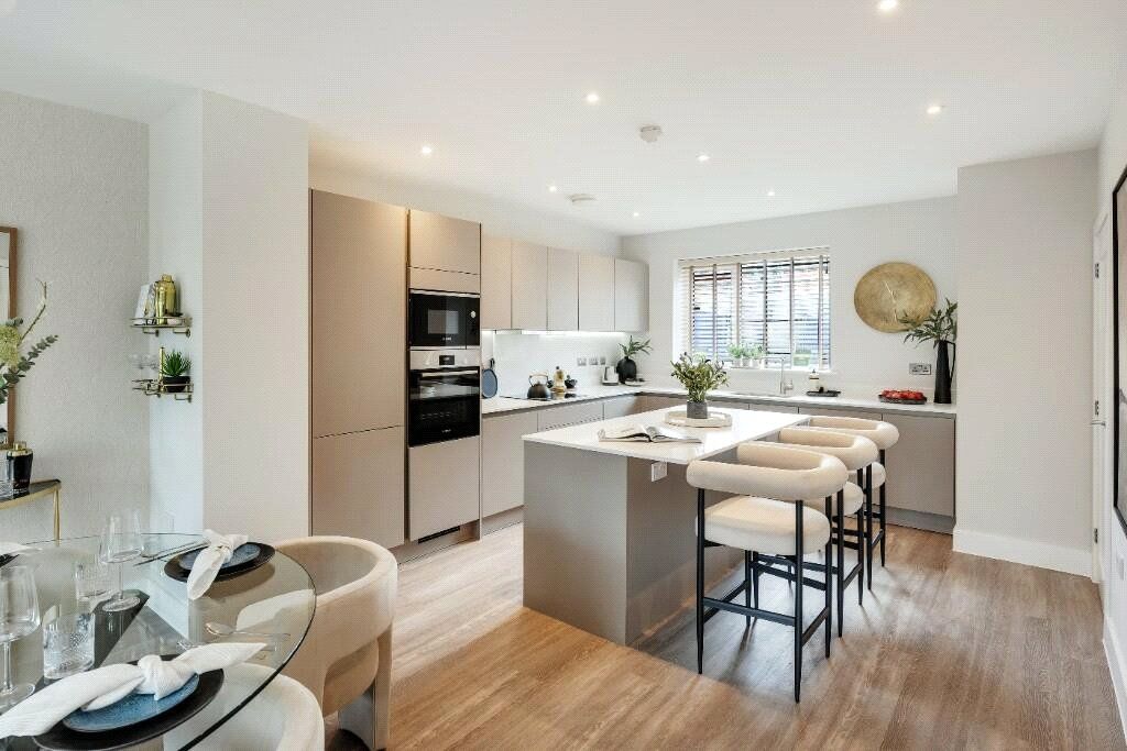 Property photo 2 of 10 Show Home