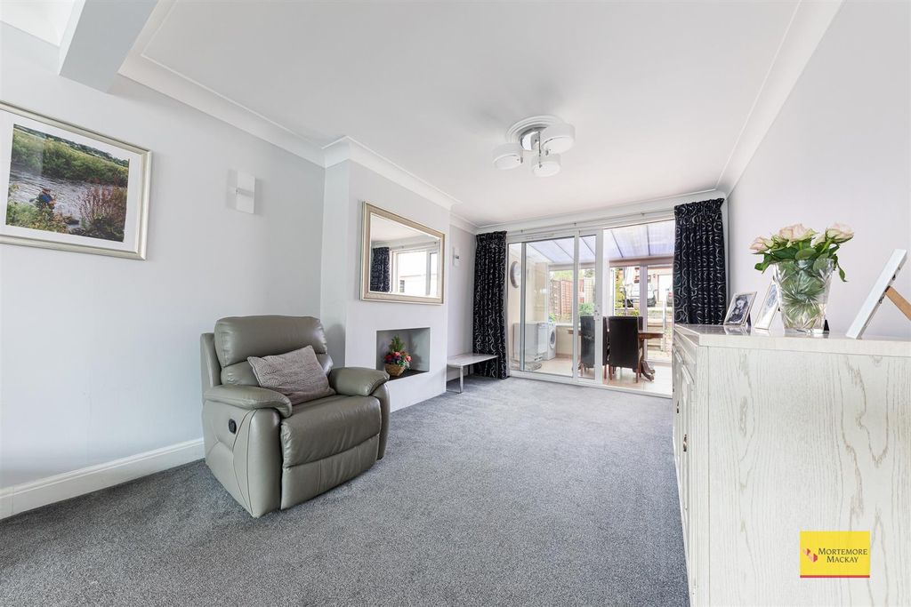 Property photo 3 of 17 013.Jpg