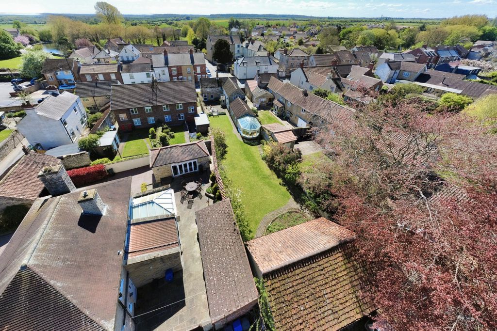 Property photo 2 of 34 34