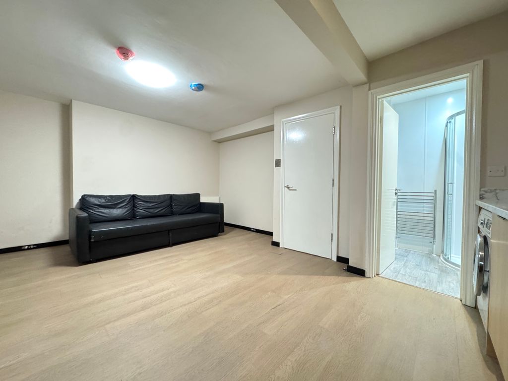 Property photo 3 of 12