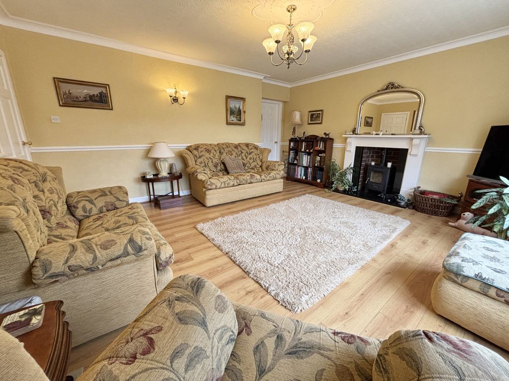 Property photo 3 of 41