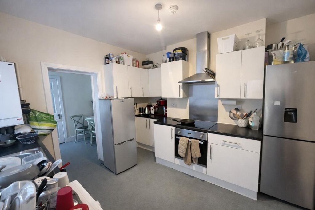 Property photo 3 of 6