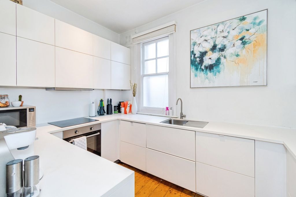 Property photo 2 of 17 Photo