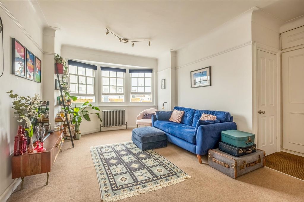 Property photo 3 of 13 33 Astra House-4.Jpg