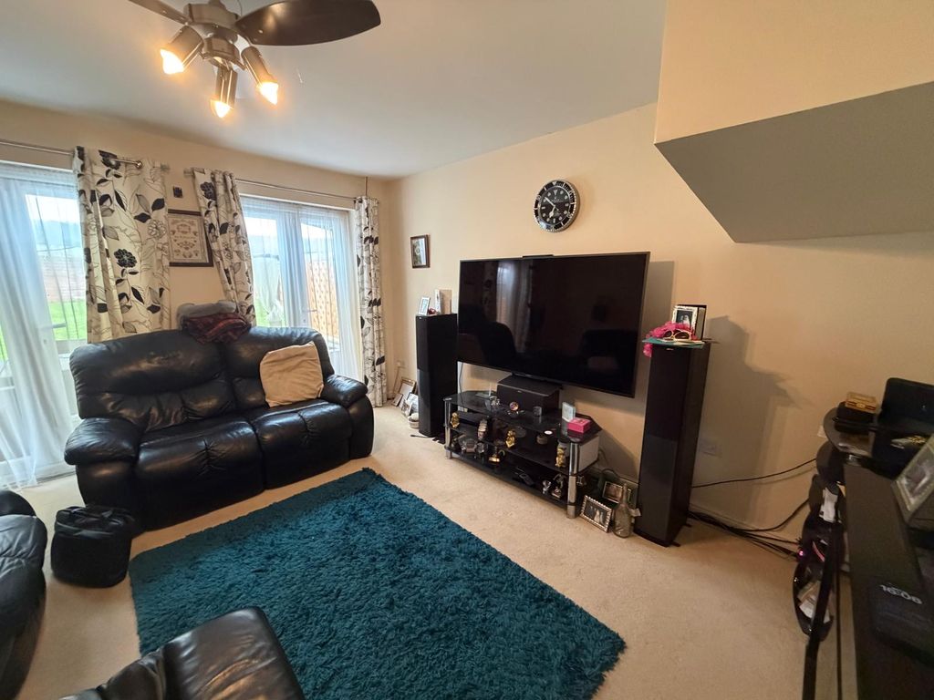 Property photo 3 of 25