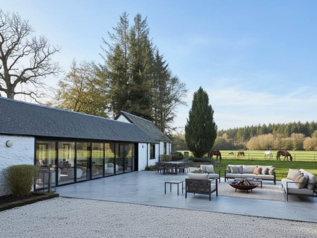 Property photo 3 of 10 2