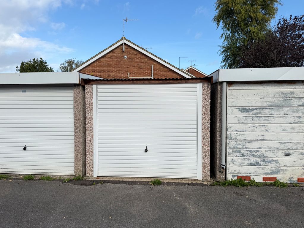 Property photo 1 of 3 12 Manitoba Way Garage 3