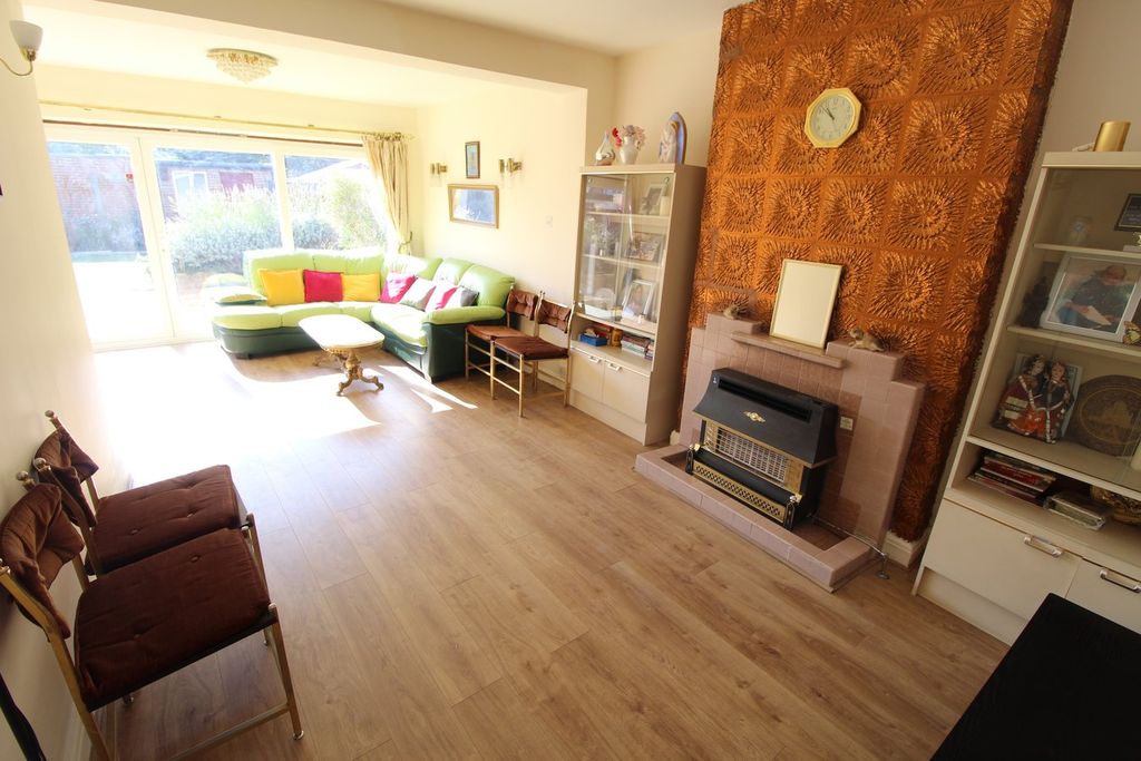 Property photo 3 of 28