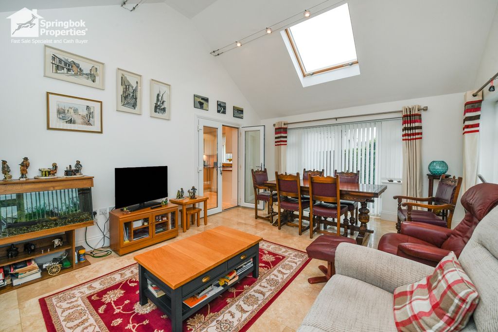 Property photo 3 of 20 Image 2