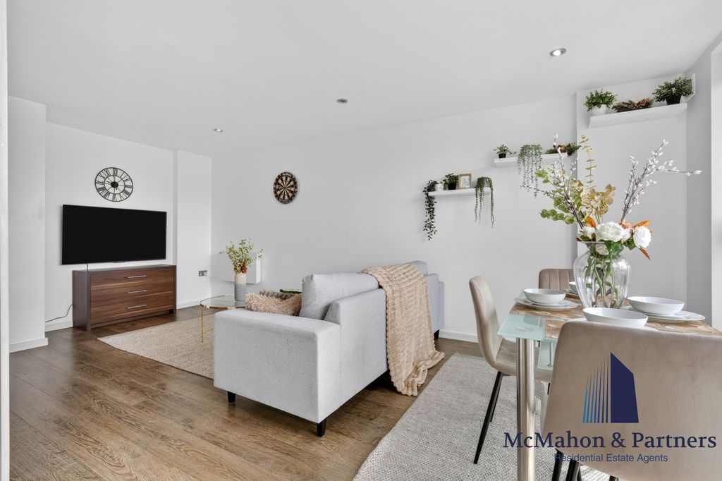 Property photo 2 of 9