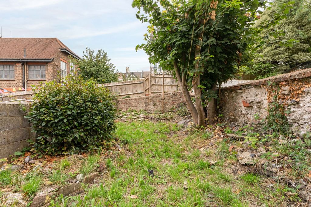 Property photo 2 of 14