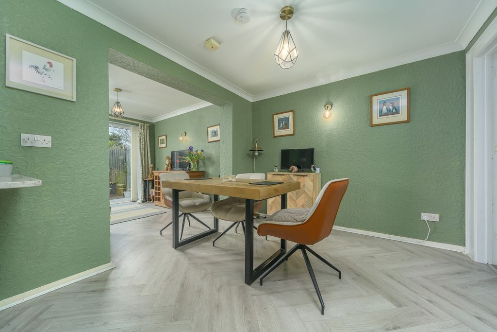 Property photo 3 of 32 Diner-1