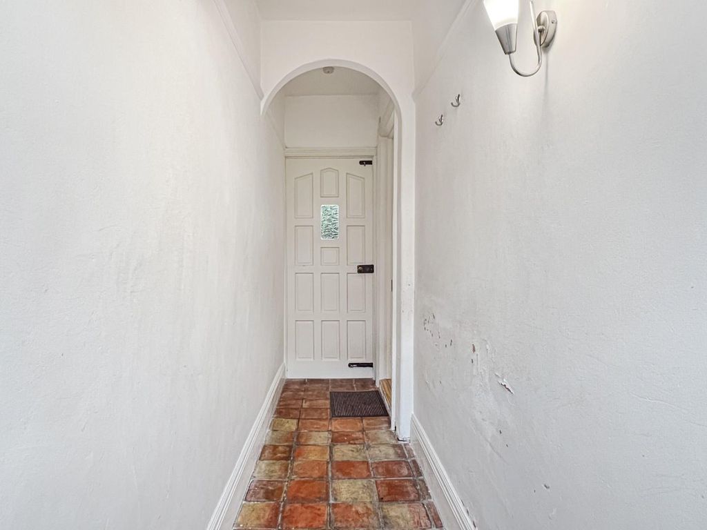 Property photo 3 of 8 990Fa330c70091A3Bc54610259A66309c6008645.Jpg