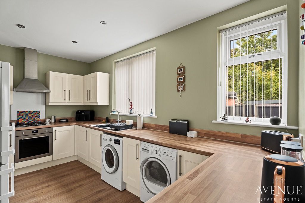 Property photo 2 of 32 5696985