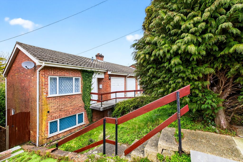 Property photo 1 of 20