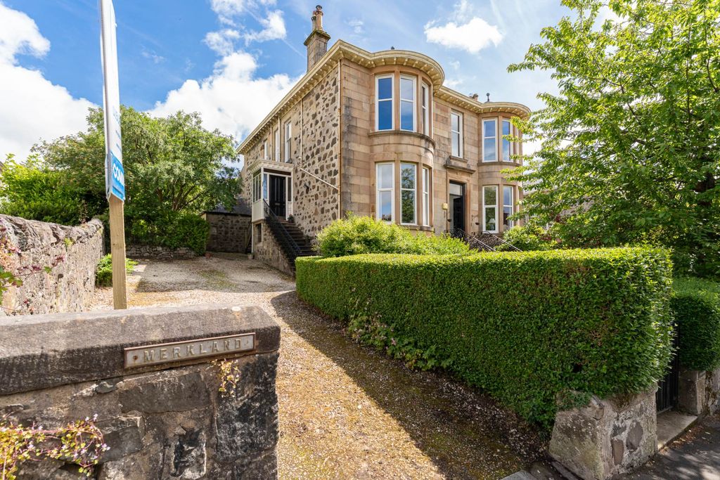 Property photo 2 of 18
