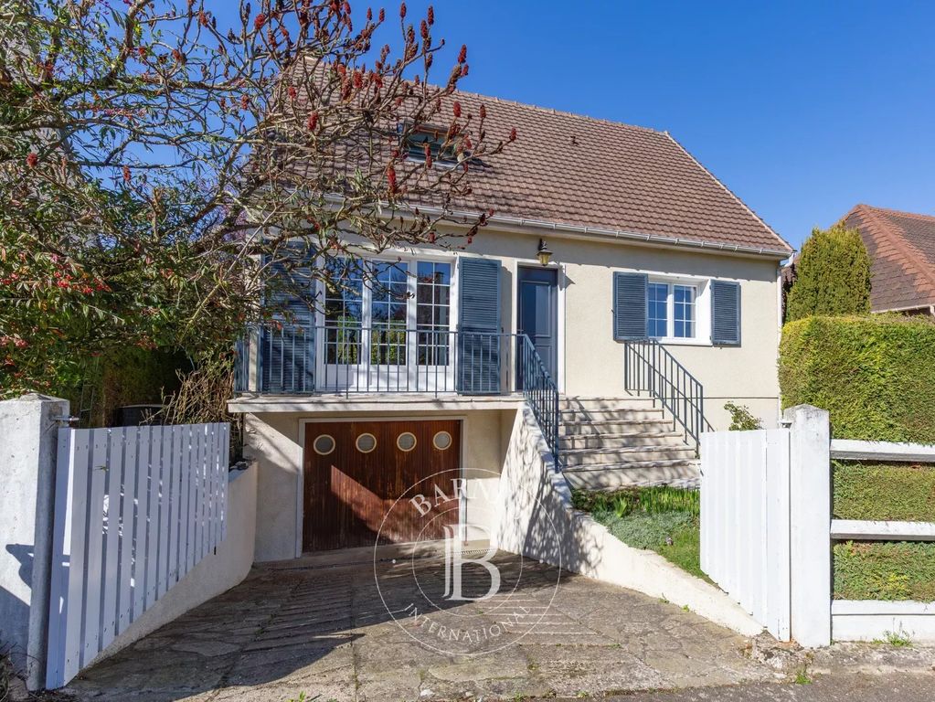 Property photo 3 of 23