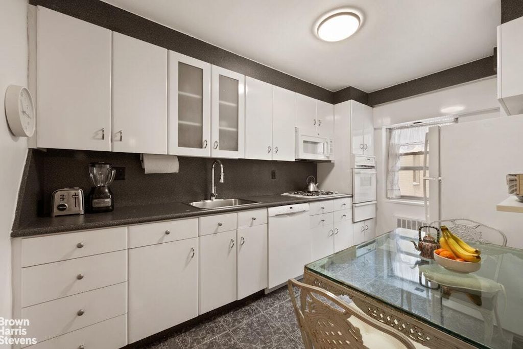 Property photo 3 of 8 <Alttext/>