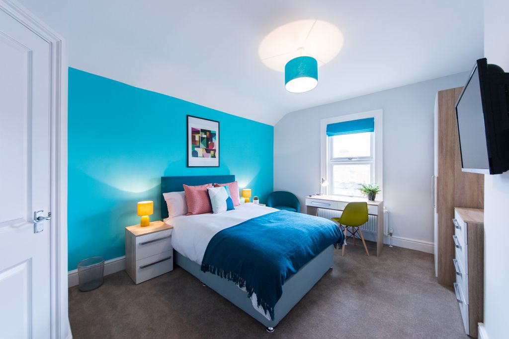 Property photo 2 of 20