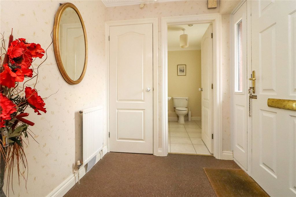 Property photo 3 of 21 Picture No. 11
