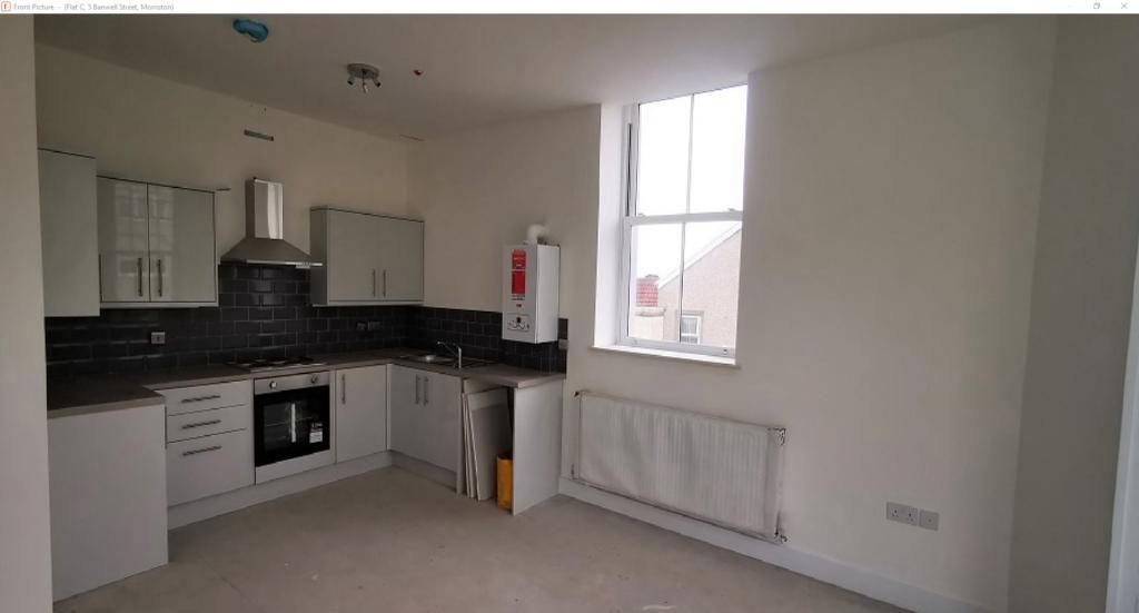 Property photo 3 of 6 Kitchen