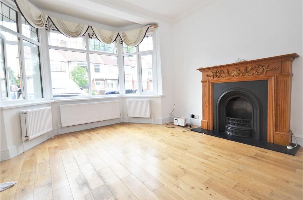 Property photo 3 of 9 Gallery