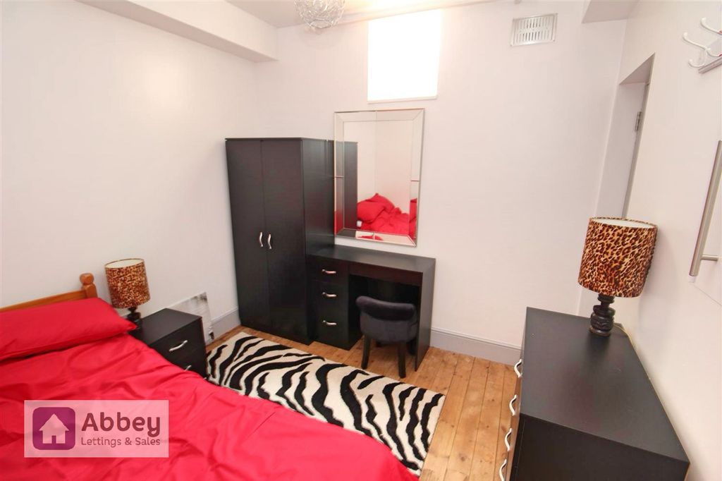 Property photo 2 of 11 Bedroom