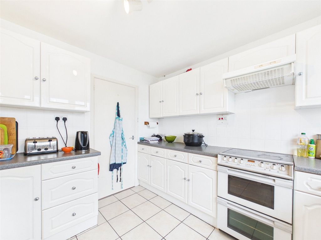 Property photo 3 of 13 Kitchen