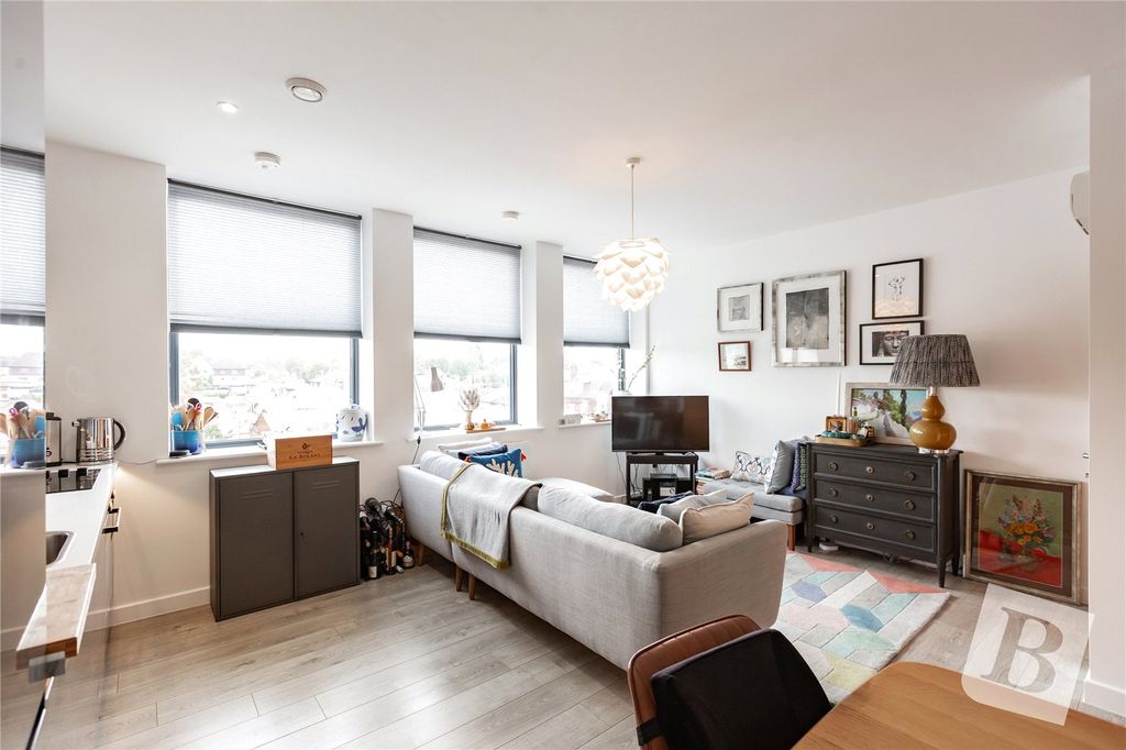 Property photo 3 of 11 Openplan Living Area