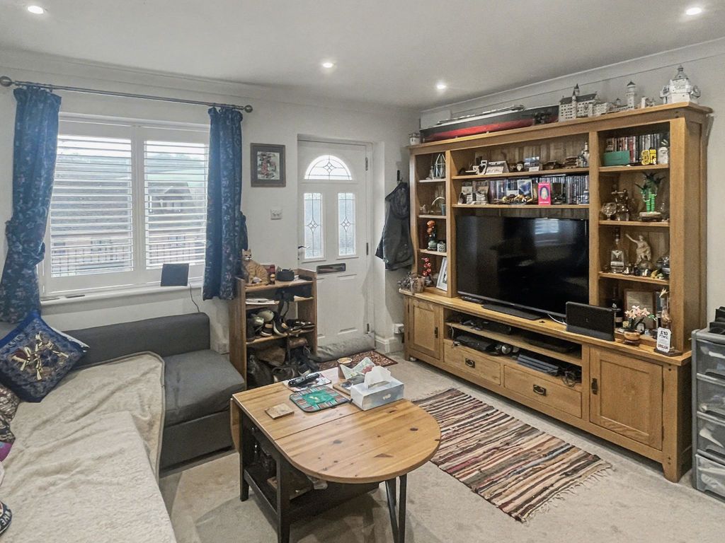 Property photo 2 of 16 Photo 1