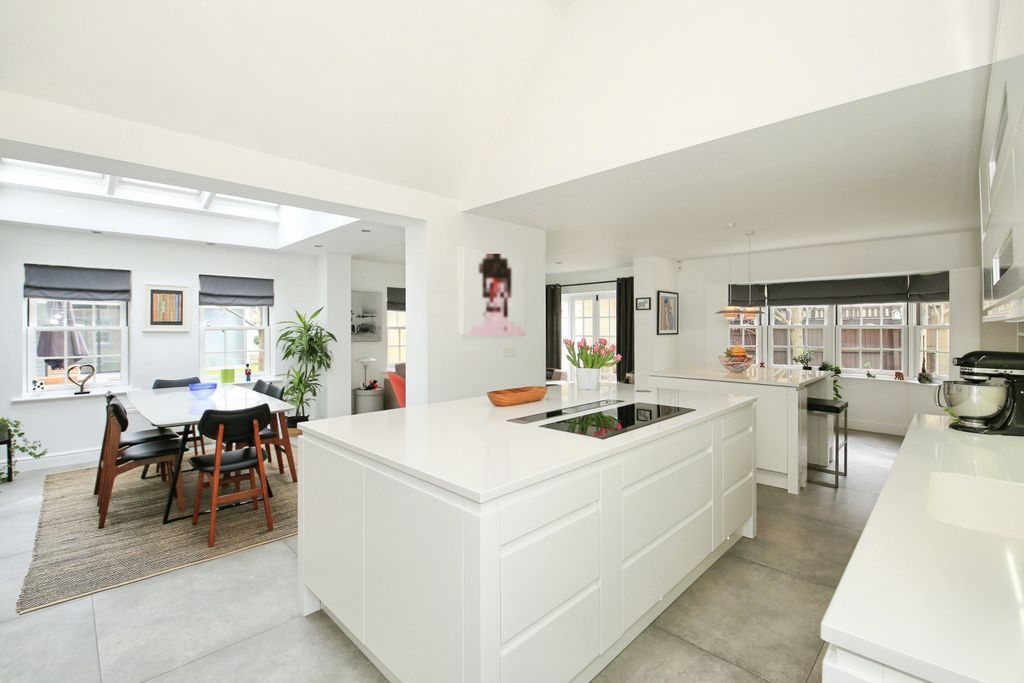 Property photo 3 of 39 Img_0921