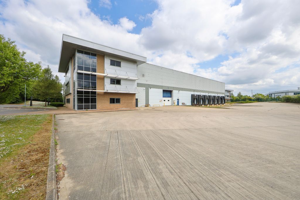 Property photo 2 of 8