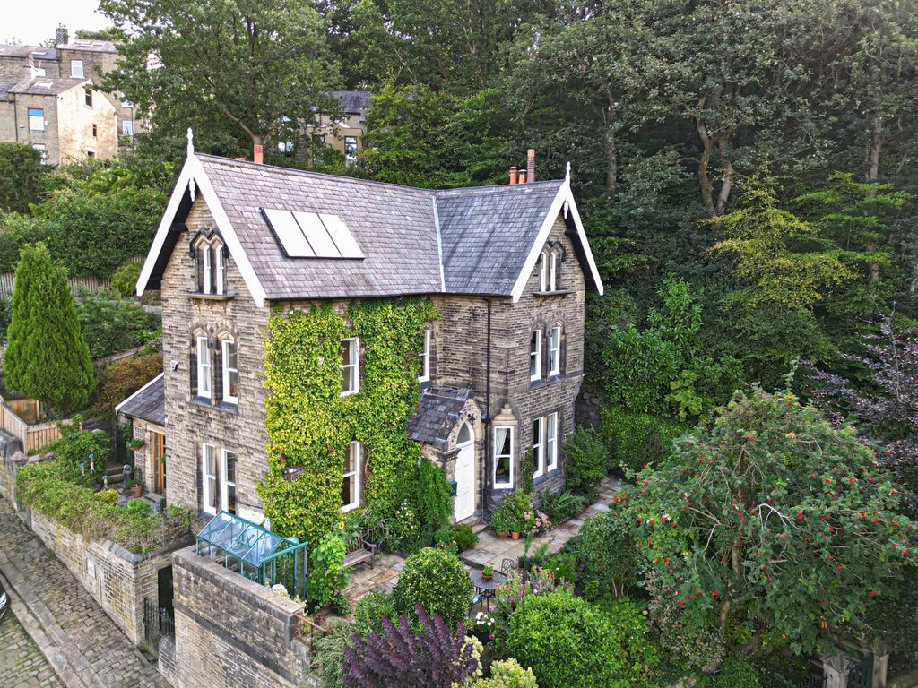 Property photo 1 of 35 External