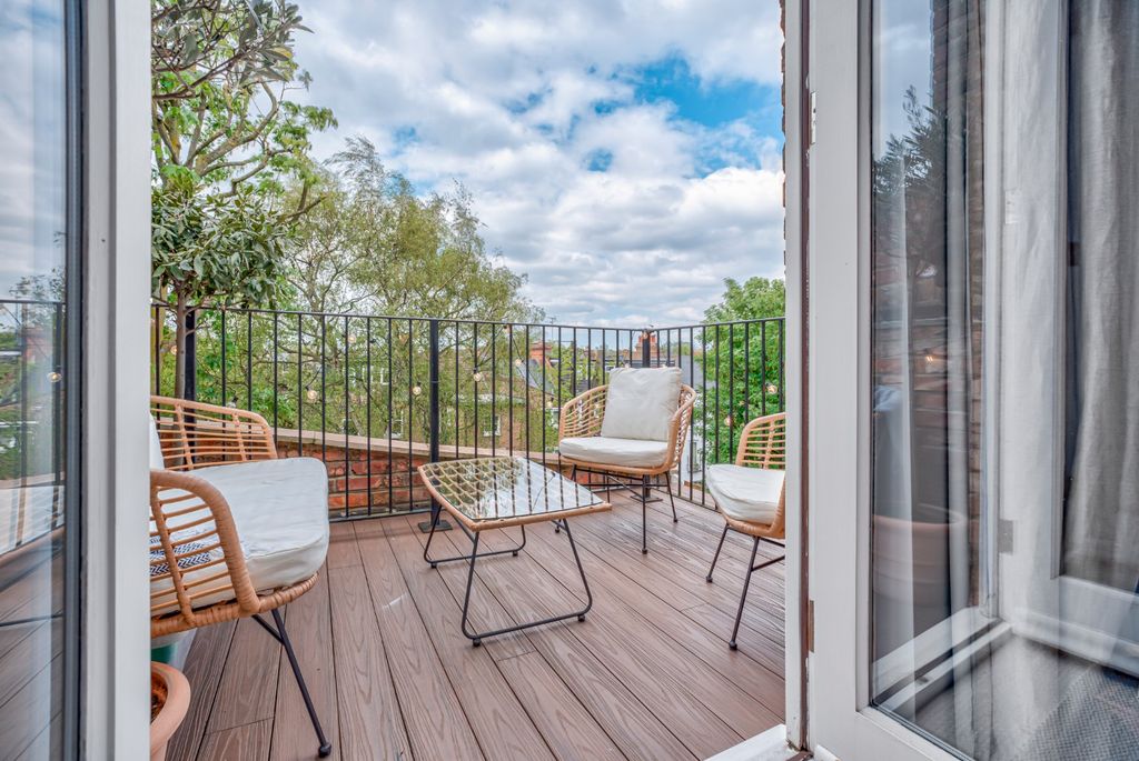 Property photo 2 of 16 Picture No. 19