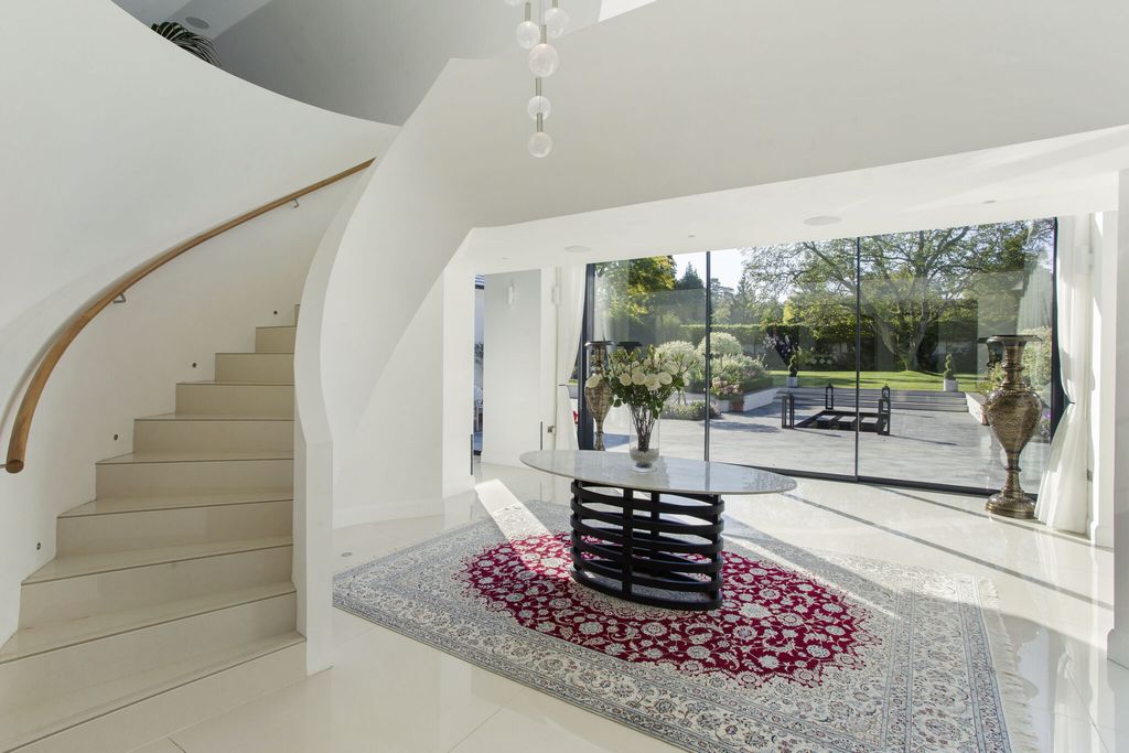 Property photo 2 of 47