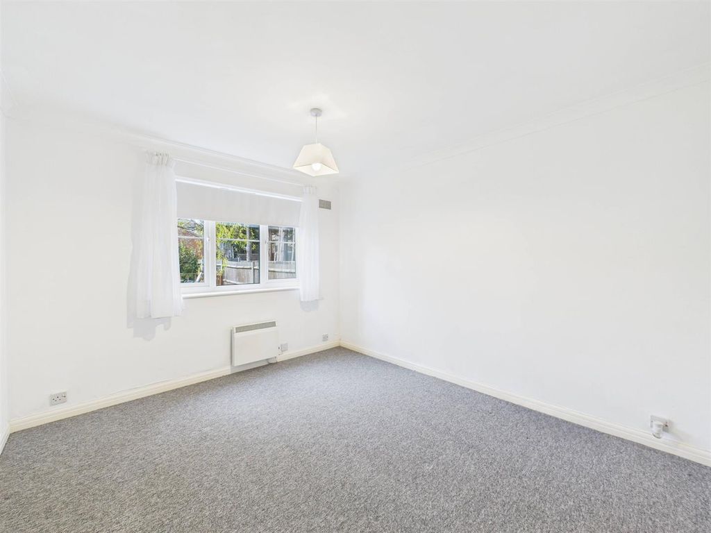 Property photo 2 of 7 Cam05080G0-Pr0227-Still001.Jpg