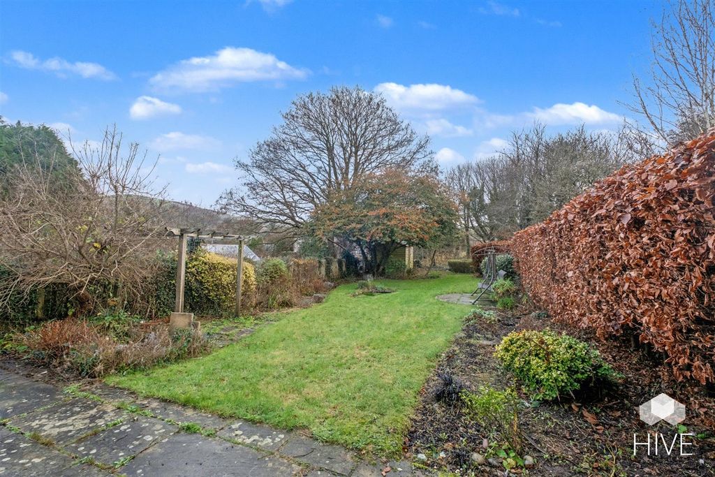 Property photo 2 of 28