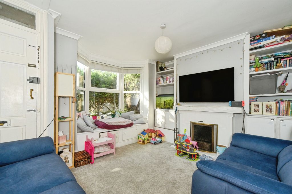 Property photo 3 of 19