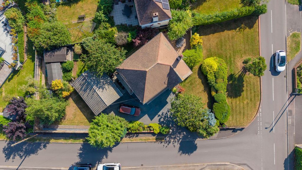 Property photo 1 of 31