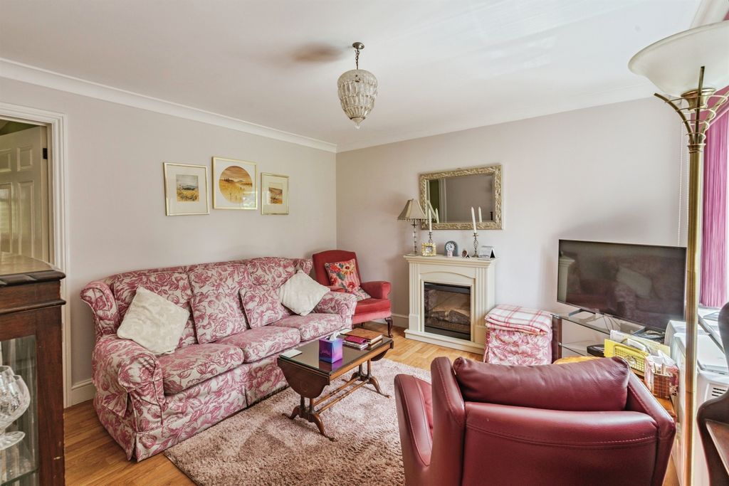 Property photo 2 of 14