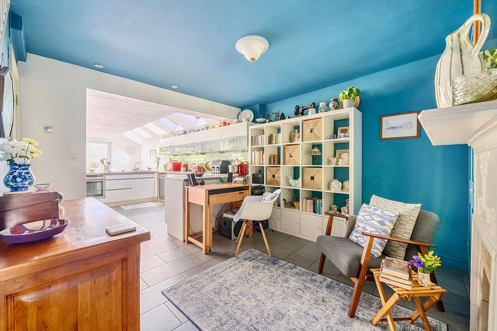 Property photo 3 of 16