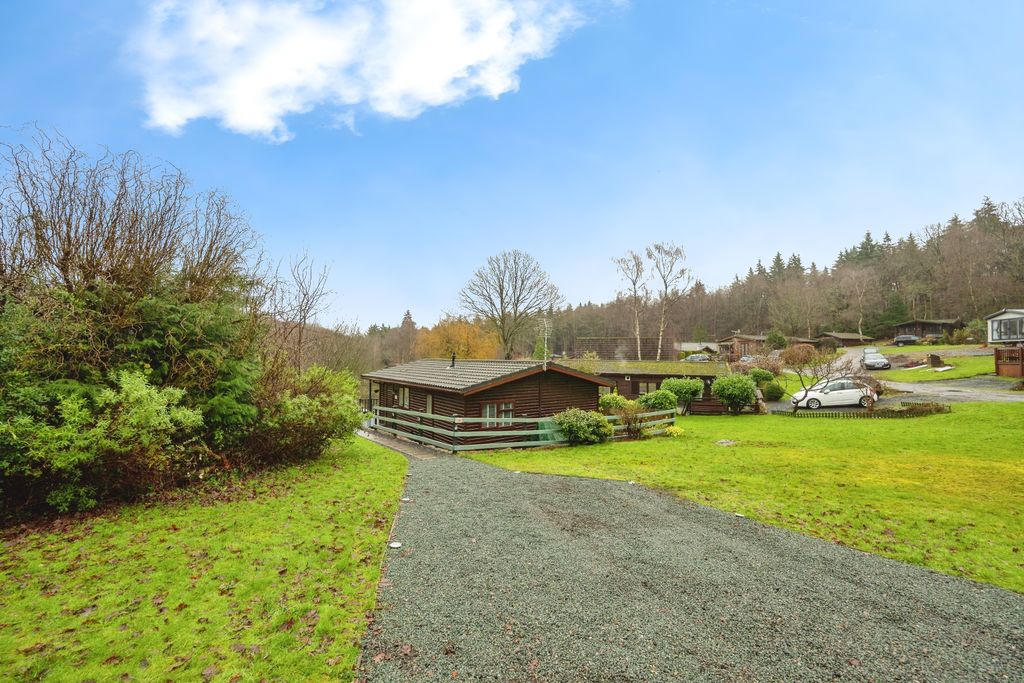 Property photo 3 of 16 Front