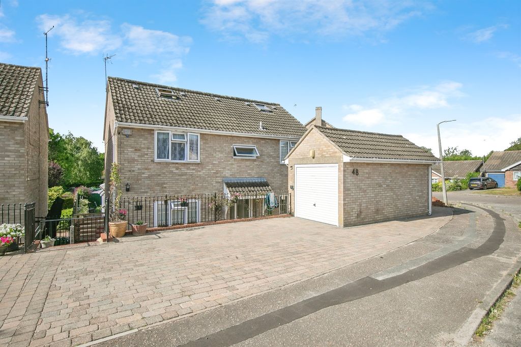 Property photo 2 of 24