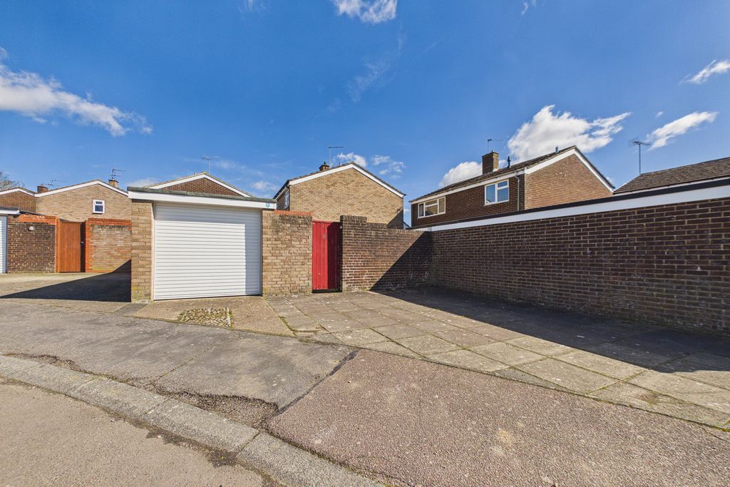 Property photo 2 of 21